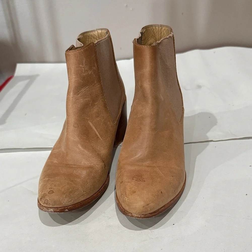 Nisolo elegant leather